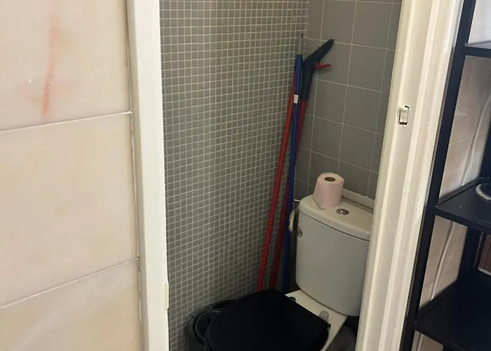 Апартаменти Grande Salon Climatise Dans Partage Avec Parking Devant La *