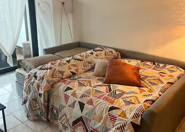 Grande Salon Climatise Dans Partage Avec Parking Devant La Apartmán Antibes